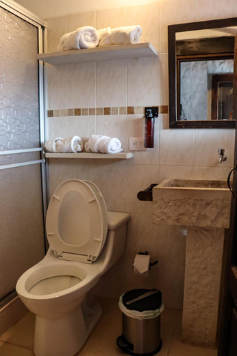 Bathroom 4, Casona Quesada, Suesca