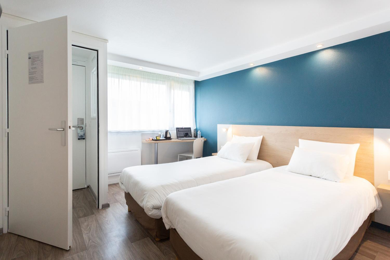 Bedroom 16