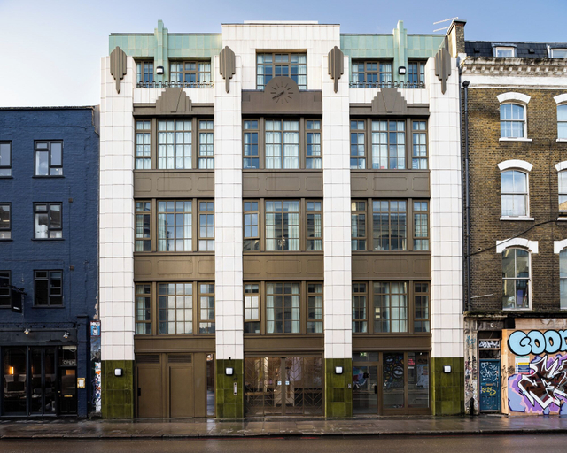 Exterior & Views