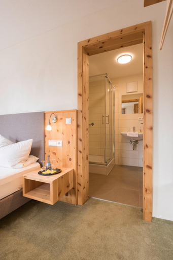 Bathroom, Bachackerhof - Nichtraucherhotel-, Ravensburg