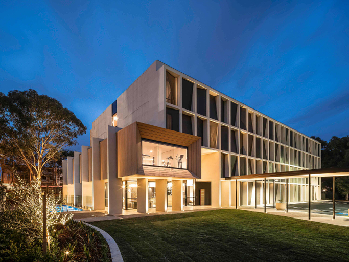 Exterior & Views 2, Mercure Sydney Rouse Hill, Baulkham Hills - North