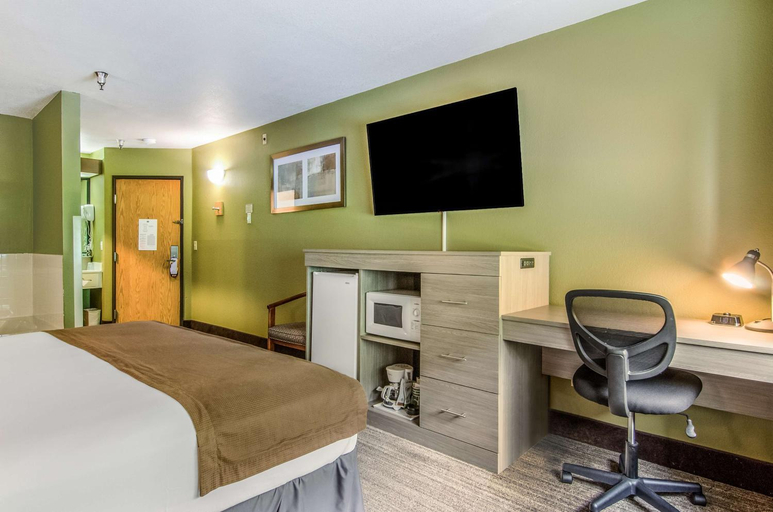 Bedroom 3, GuestHouse Inn & Suites Poulsbo, Kitsap