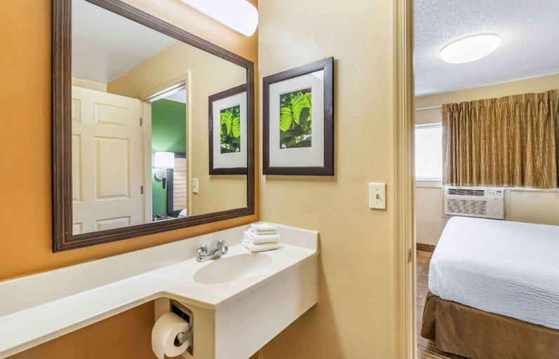 Bathroom 11