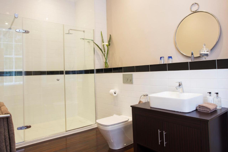 Bathroom 3, Mantis St Helena, Jamestown