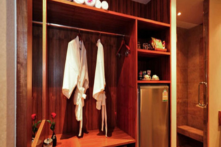 Bedroom 27
