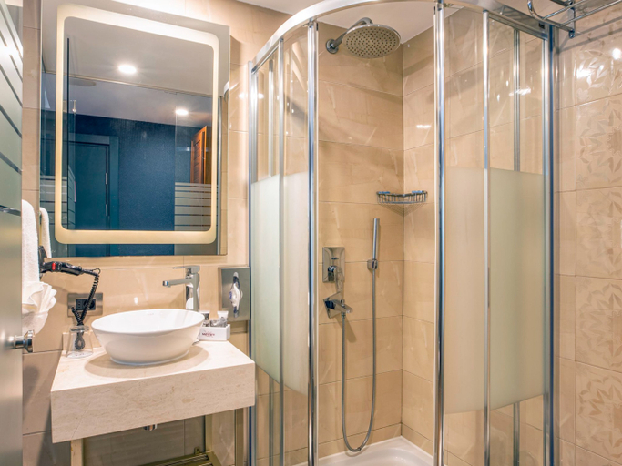 Bathroom, Mercure Istanbul Bakirkoy, Bakırköy