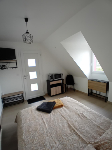 Others 3, Chambre d'hotes, Eure