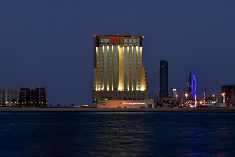 Exterior & Views 13
