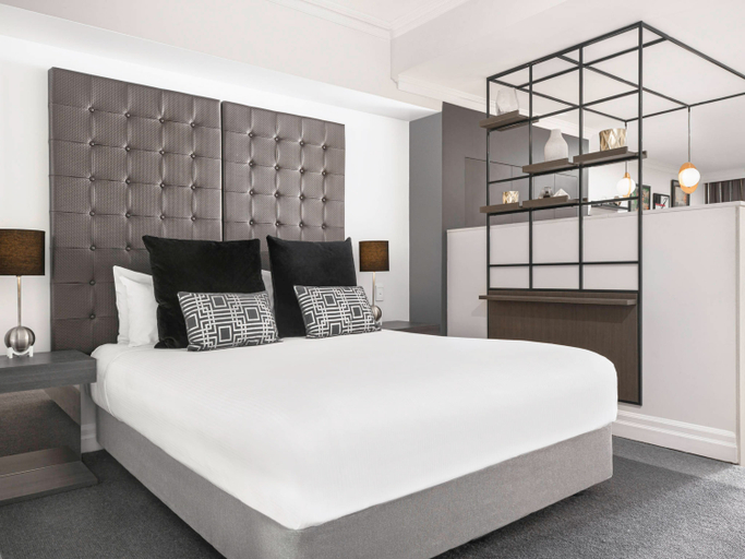 Bedroom 3, Mantra 2 Bond Street Sydney, Sydney