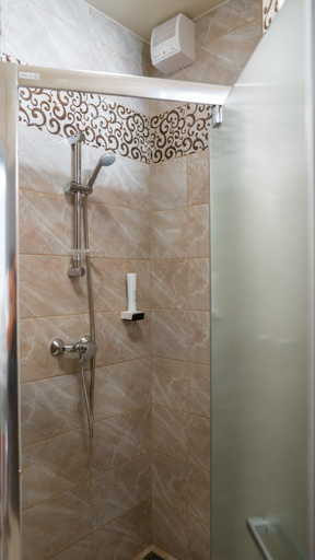 Others 2, Fonix Apartman, Lenti