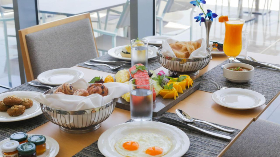 Food & Drinks 6