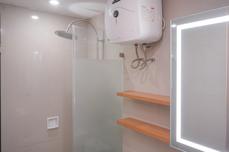 Bathroom 5, Modern and Comfy 1BR Apartment Tree Park City BSD By Travelio, South Tangerang
