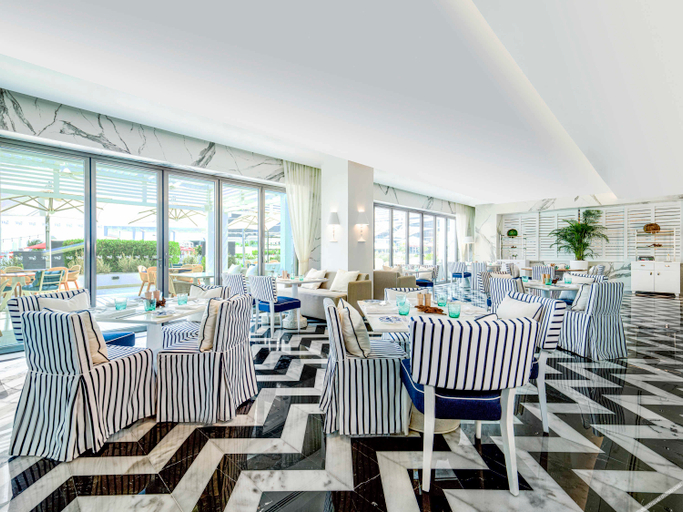 Food & Drinks 5, Th8 パーム ドバイ ビーチ リゾート, ヴィネット コレクション by IHG, Dubai