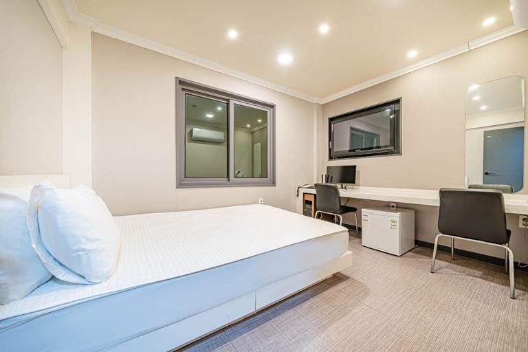 Bedroom 8