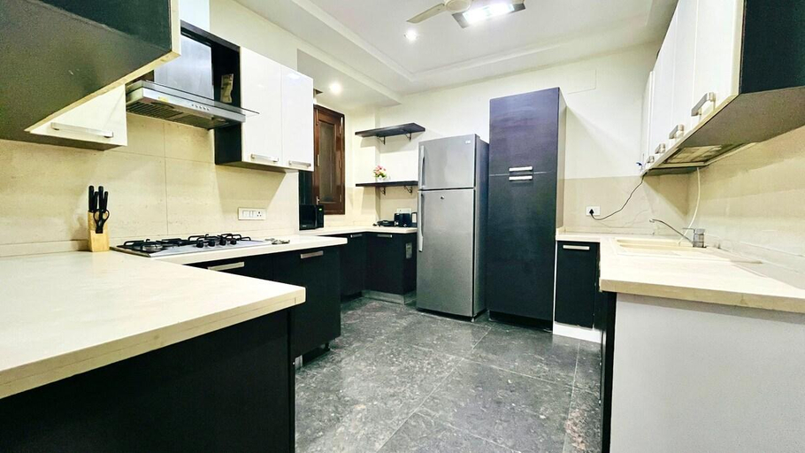 Others 4, BluO Park Facing 3BHK -Lift, Balcony, Parking, Delhi