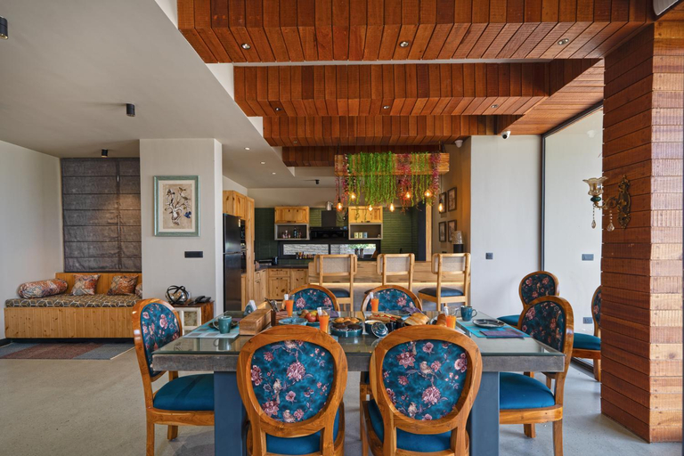 Food & Drinks 4, SaffronStays Aruunoday - 4BR with Theatre, Deck & Bonfire, Nainital