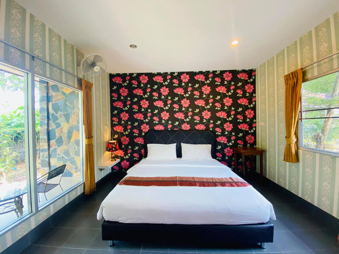 Bedroom 12