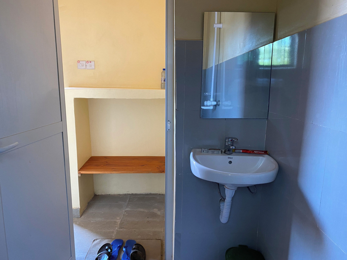Bathroom, Pride Lands Safari, Kilosa
