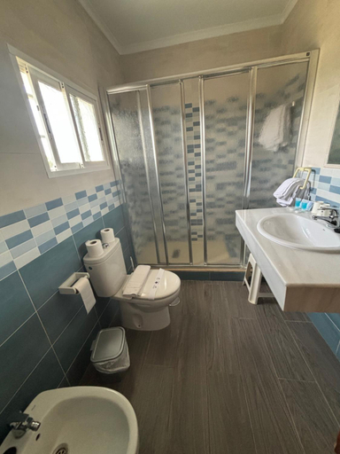 Bathroom 5, El Levante, Cádiz
