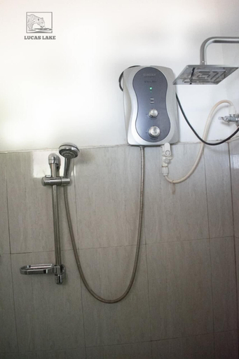 Bathroom 3, Lucas Lake Hotel, Thissamaharama