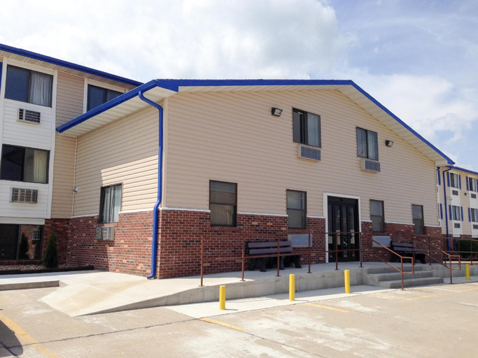 Exterior & Views 1, Motel 6-Sedalia, MO, Pettis