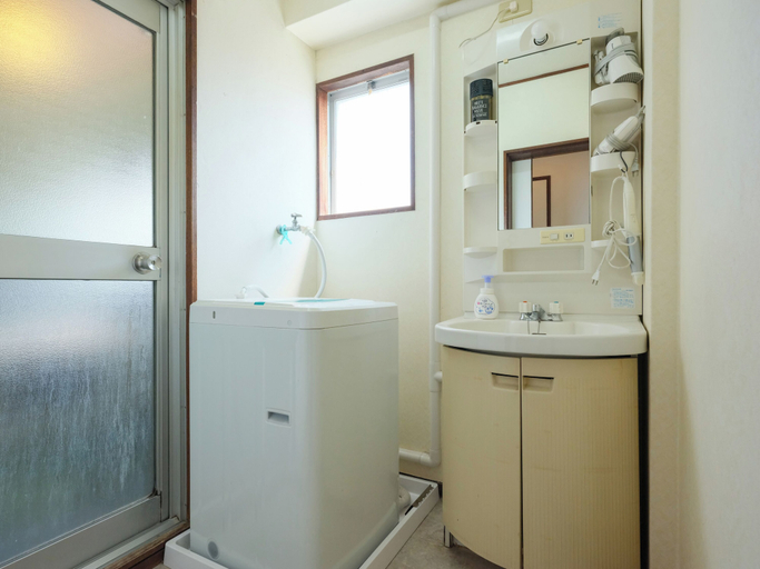 Bathroom 2, Room 701 Gureisumukojima, Sumida