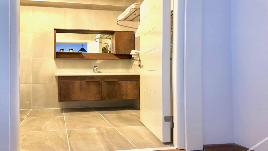 Bathroom 5, Joy Suites, Şişli