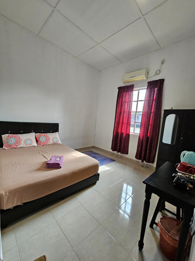 Bedroom 4, Hotel Bajet Warisan Pekan, Pekan