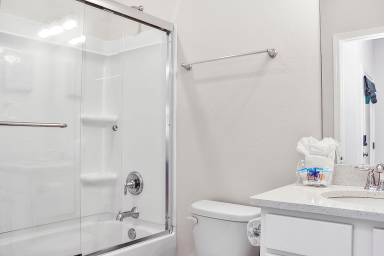 Bathroom 4, Floridaze, Gulf