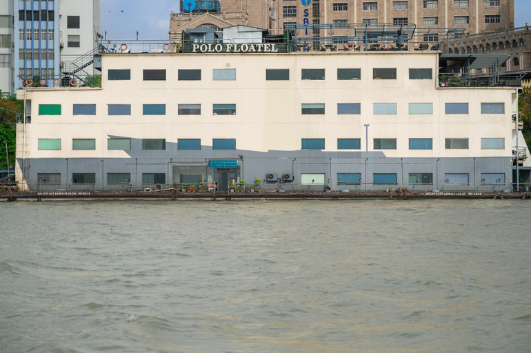 Polo Floatel Kolkata, Kolkata