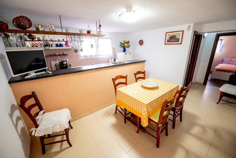 Others 5, Casa de Vacanta S&B, Harseni