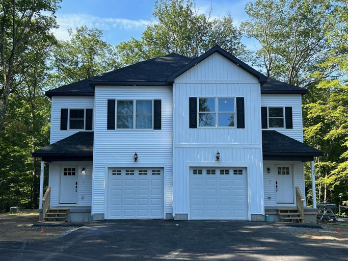 Others 5, NEW 3 bedroom - Thoroughbred Farm & Lake Views!, Saratoga