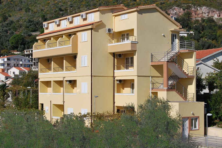 Others 3, Apartments Milica