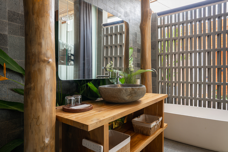 Others 4, Anvilla Solo with private pool, Solo