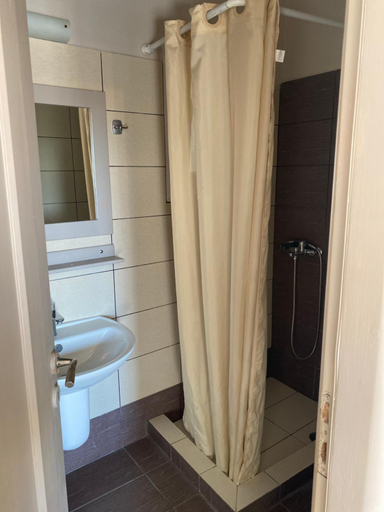 Bathroom 3, Kohili Kolibithra in Tinos, South Aegean