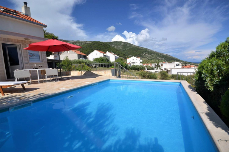 Others 2, Villa Magalia, Bol
