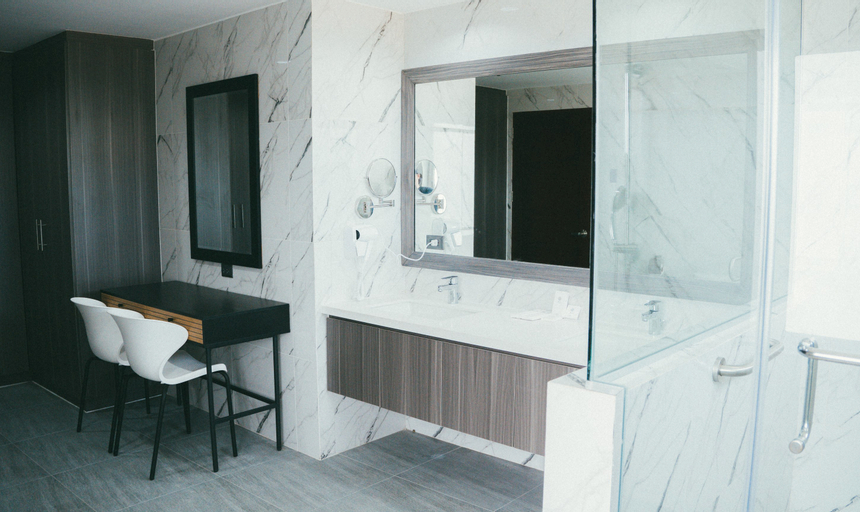 Bathroom 14