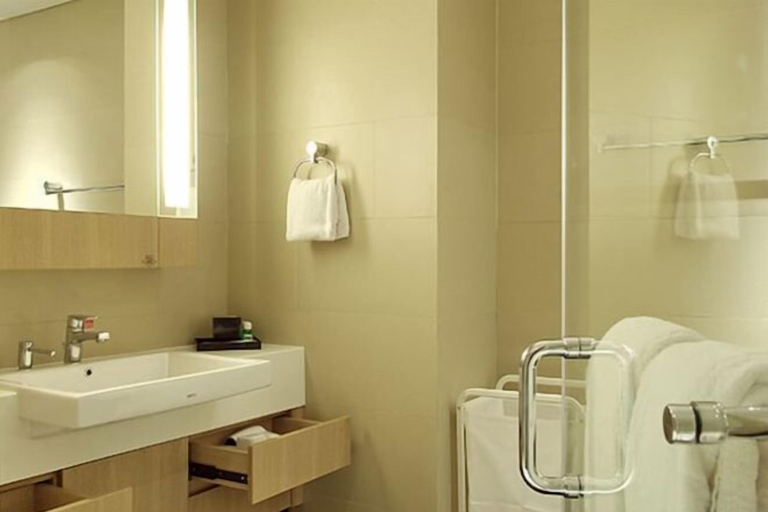Bathroom 12