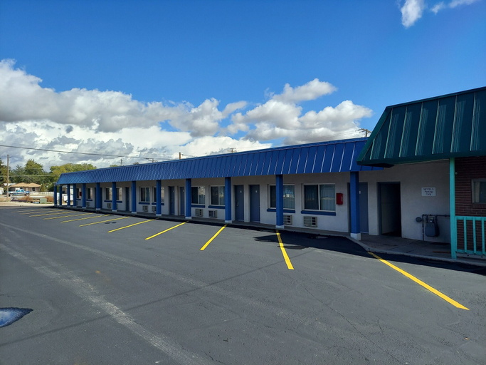 Exterior & Views 5, Vernal Inn, Uintah