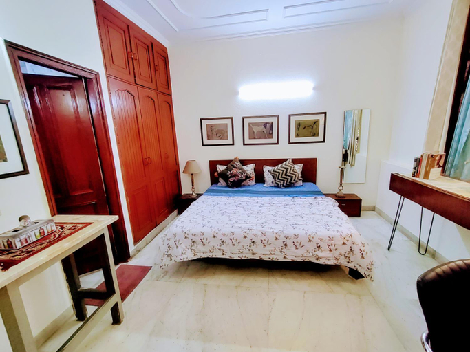 Lutyen's Delhi Neighbourhood Prime Stay, West