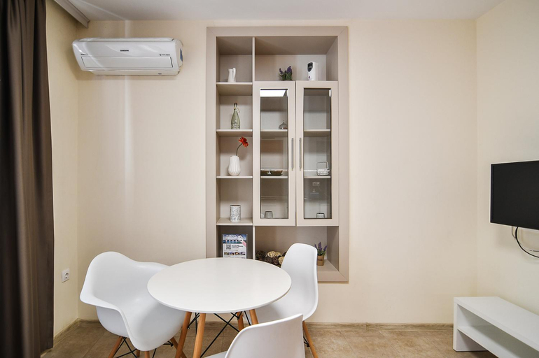 Others 3, Central location and FREE parking, Varna