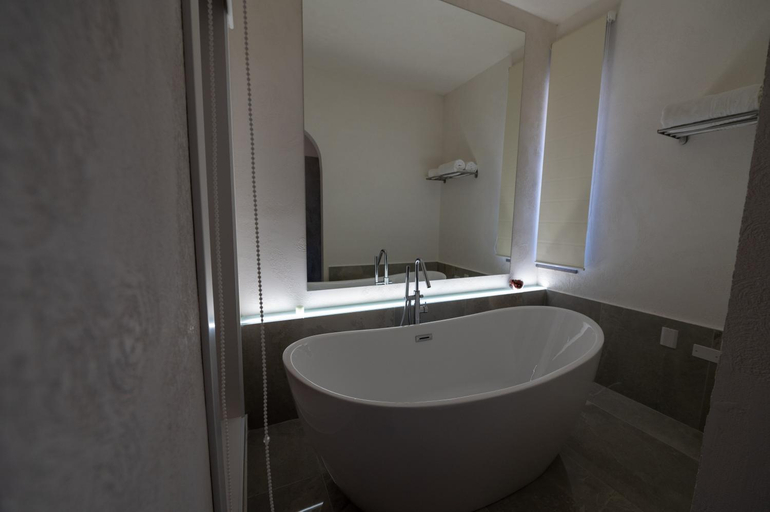 Bathroom 2, La Divina - free parking -, Vibo Valentia