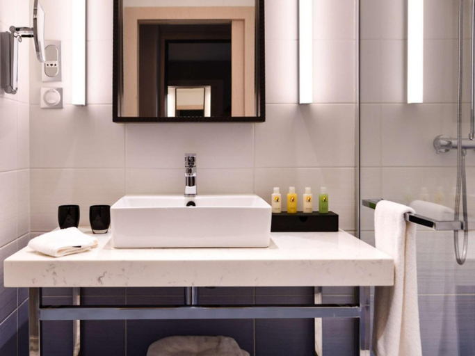 Bathroom 4, Mövenpick Hotel Abidjan, Abidjan
