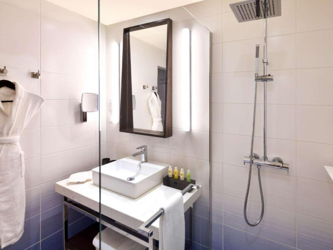 Bathroom 3, Mövenpick Hotel Abidjan, Abidjan