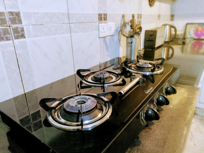 Others 5, Prime Location Stay near AIIMS, Pragati Maidan, CP & Metro, Delhi