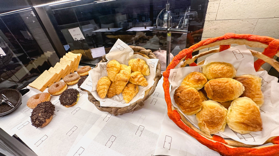 Food & Drinks 13