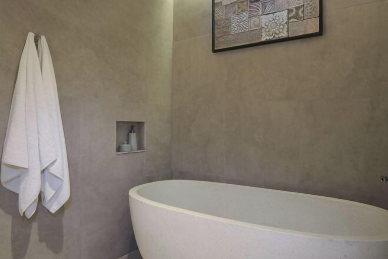 Bathroom 15