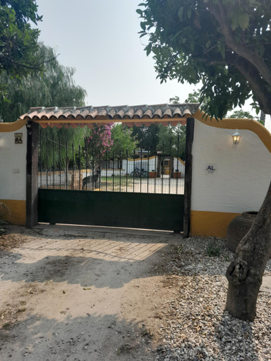Others 5, Pateo das Laranjeiras, Tomar