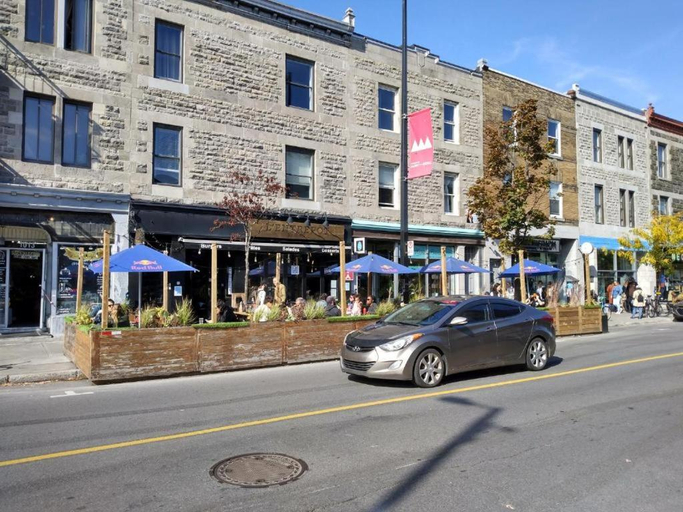 Exterior view 3, Auberge PVT Hostel, Montréal
