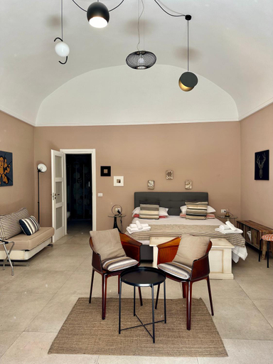Others 4, Martucci 83, Napoli